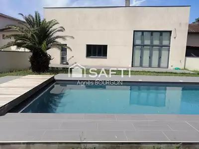 Maison, 223 m²