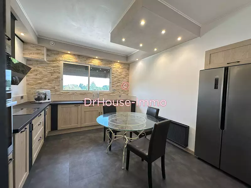 Maison, 221 m²