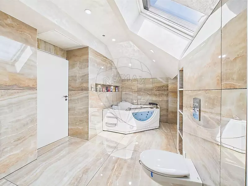 Maison, 255 m²