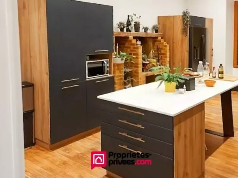 Maison, 216 m²
