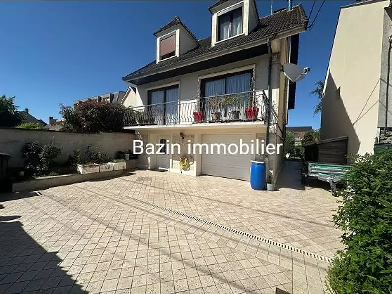 Maison, 220 m²