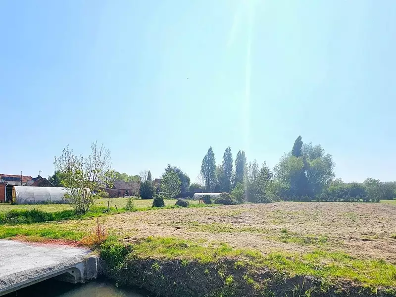 Terrain, 1 069 m²