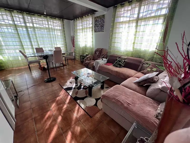 Maison, 221 m²