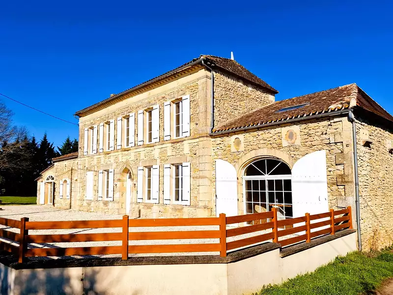 Maison, 242 m²