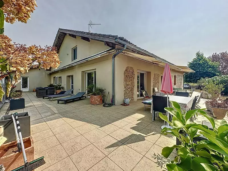 Maison, 232 m²