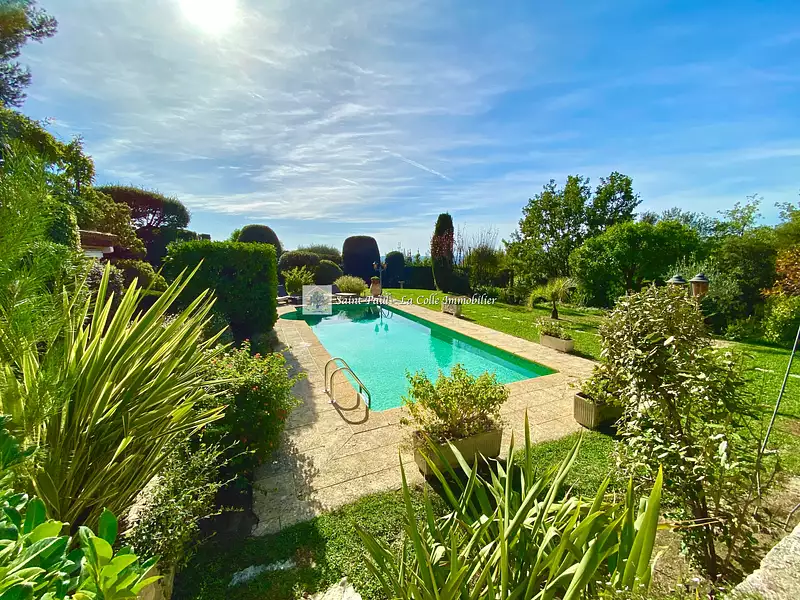 Divers, 305 m²