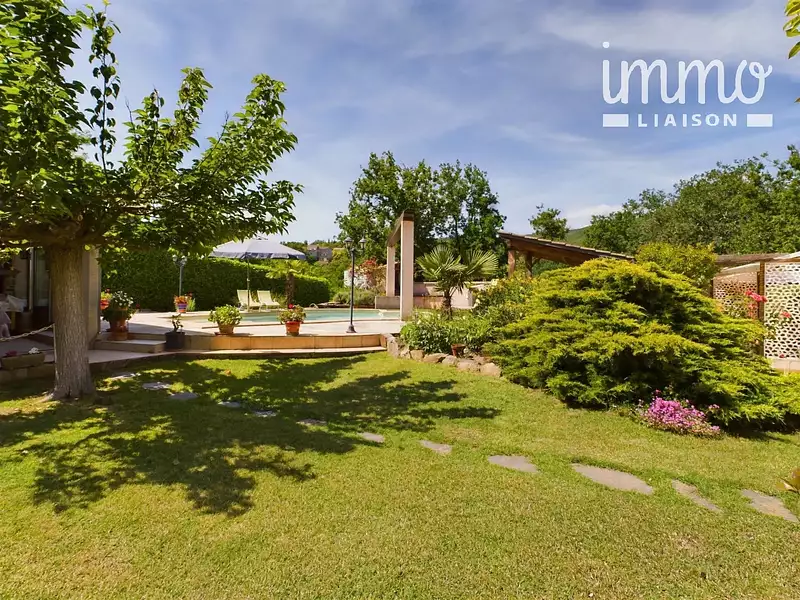 Maison, 190 m²