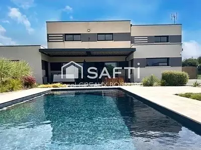 Maison, 235 m²