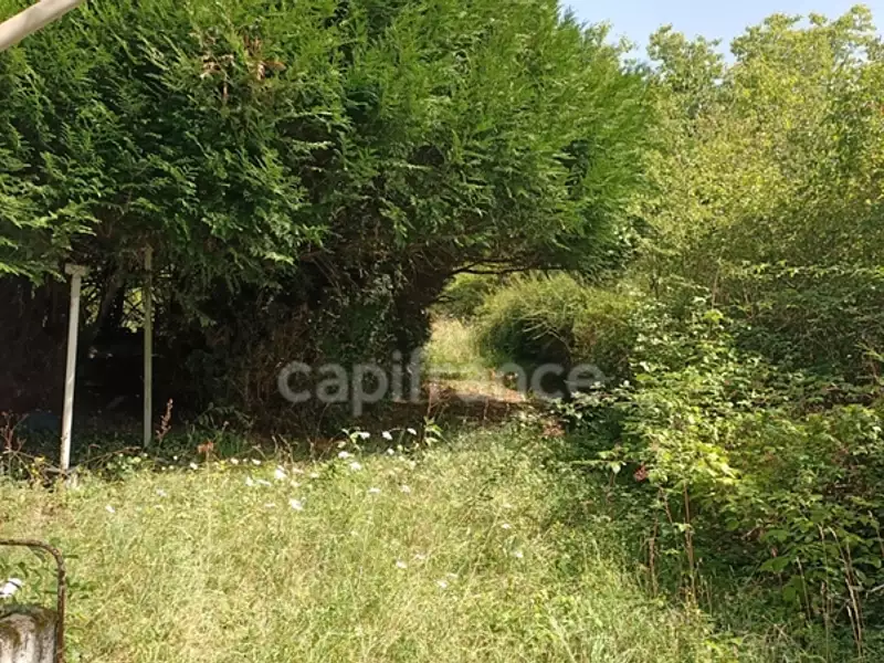 Terrain, 836 m²