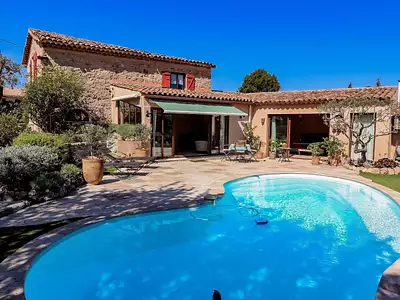 Maison, 166 m²