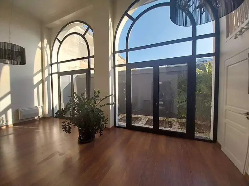 Immeuble, 156 m²