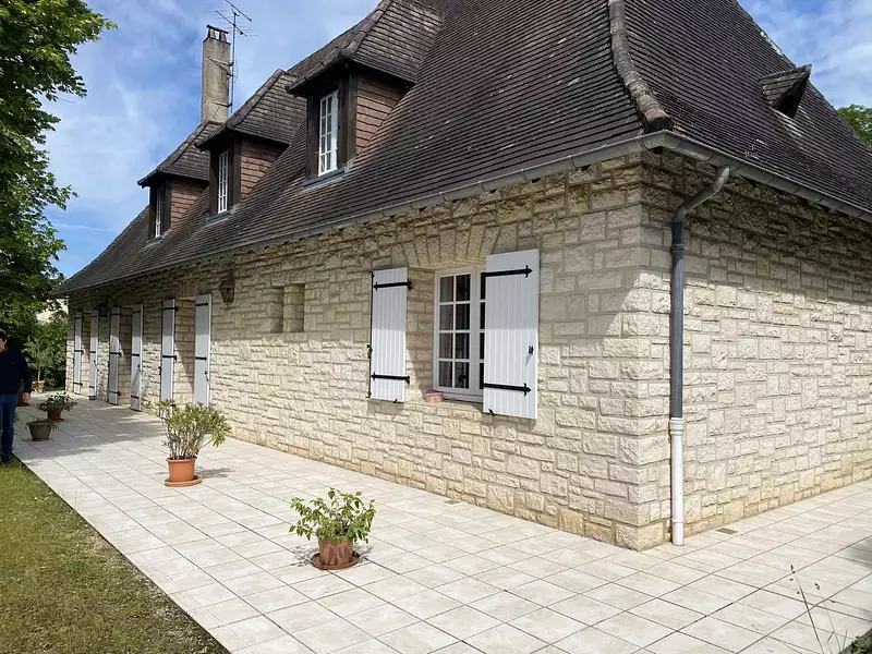Maison, 277 m²