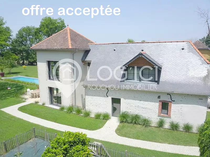 Maison, 240 m²