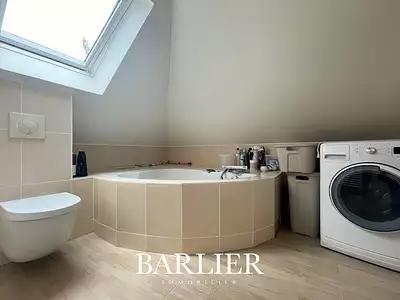 Maison, 211 m²