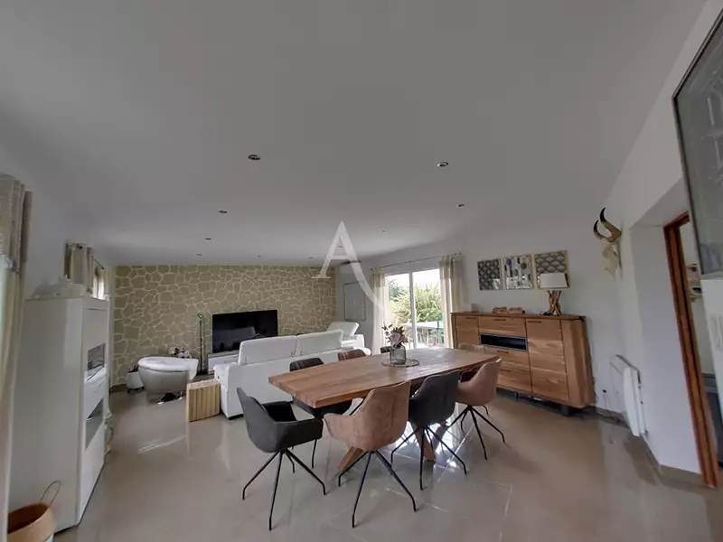Maison, 148 m²