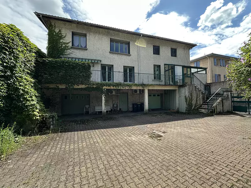 Immeuble, 241,28 m²