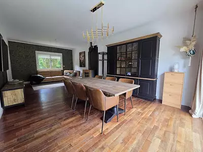 Maison, 196 m²