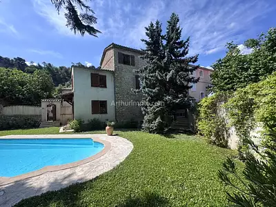 Maison, 185 m²