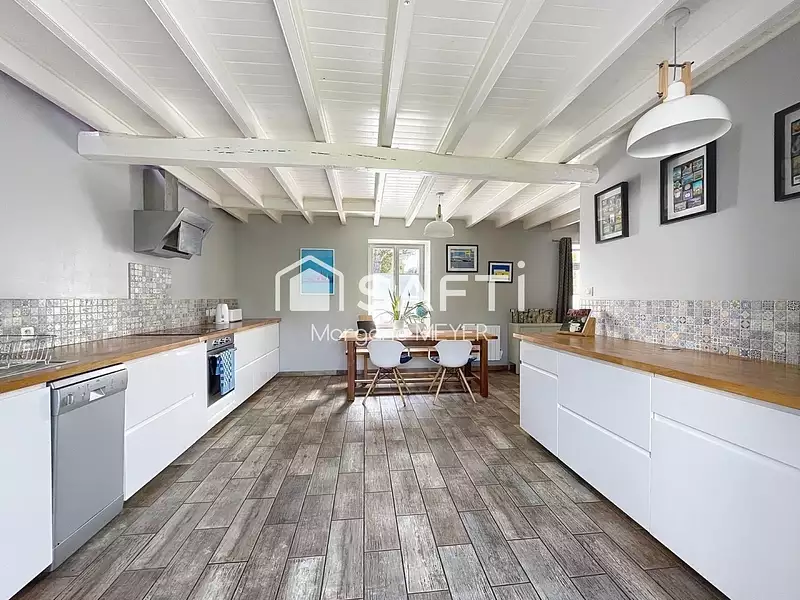 Maison, 148 m²