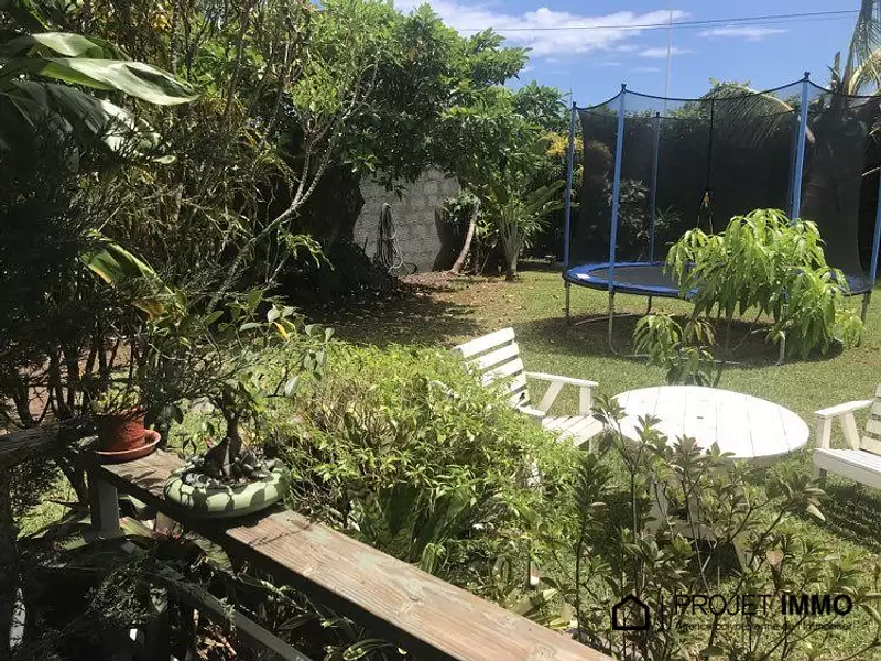 Terrain, 740 m²