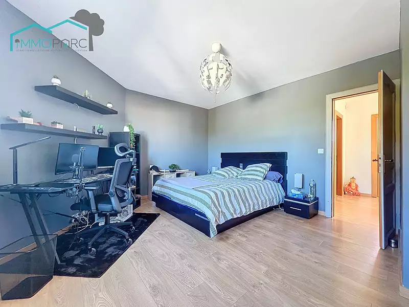 Maison, 225 m²