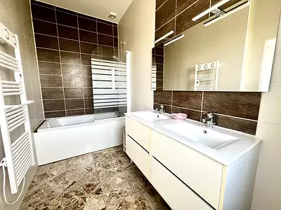 Maison, 210 m²