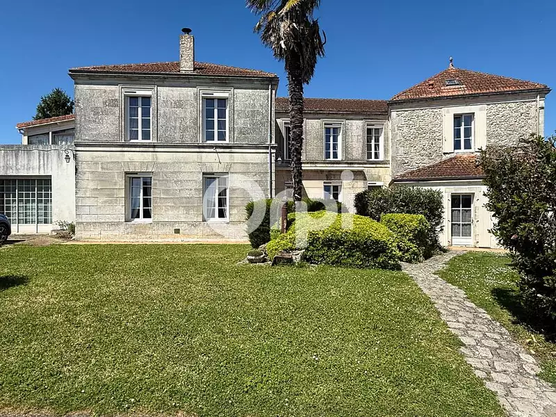 Maison, 326 m²