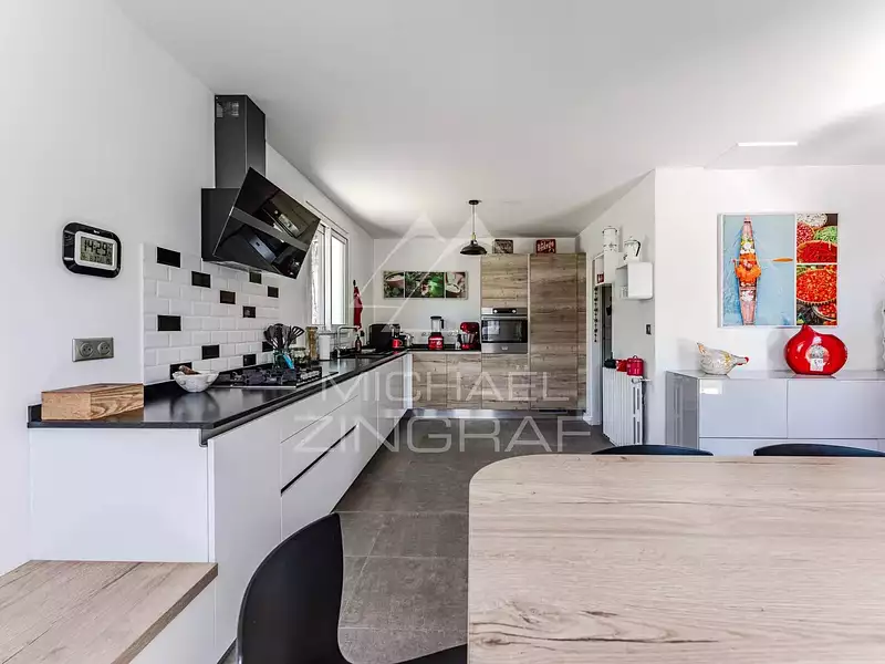 Maison, 200 m²