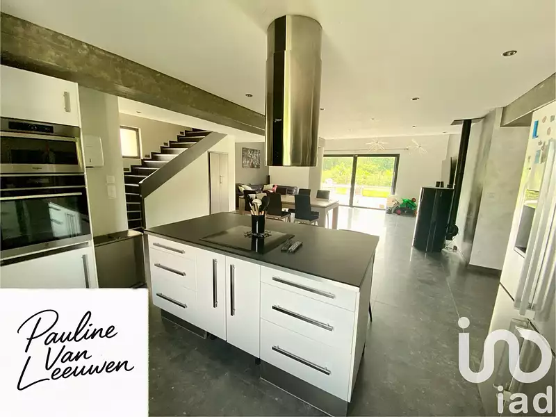 Maison, 215 m²