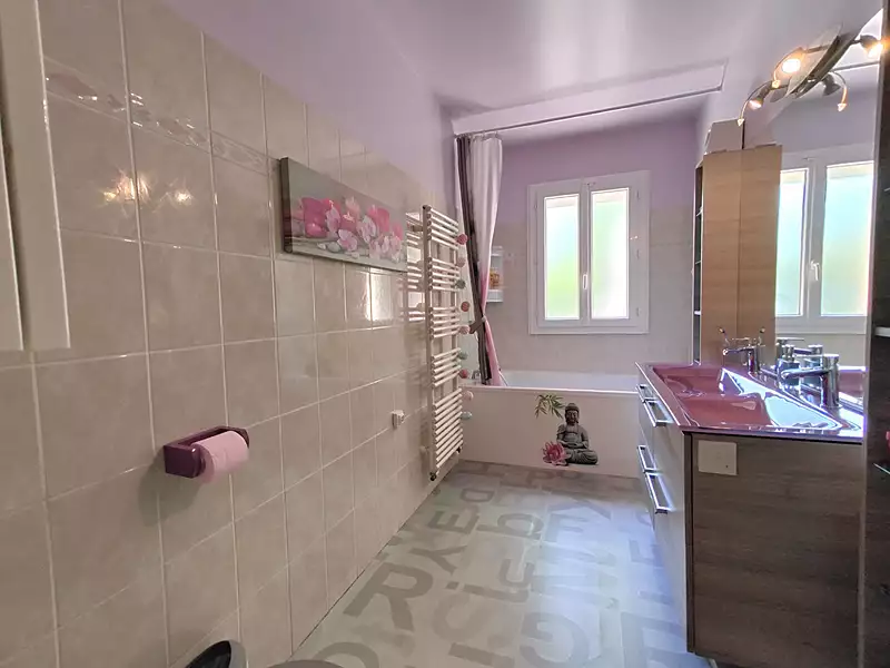 Maison, 221 m²