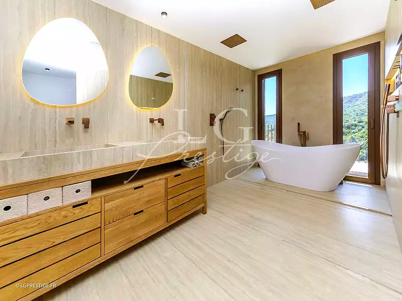 Maison, 318 m²