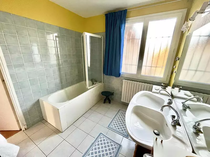 Maison, 220 m²
