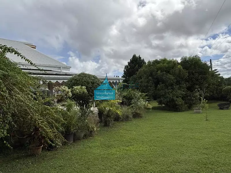 Maison, 230 m²