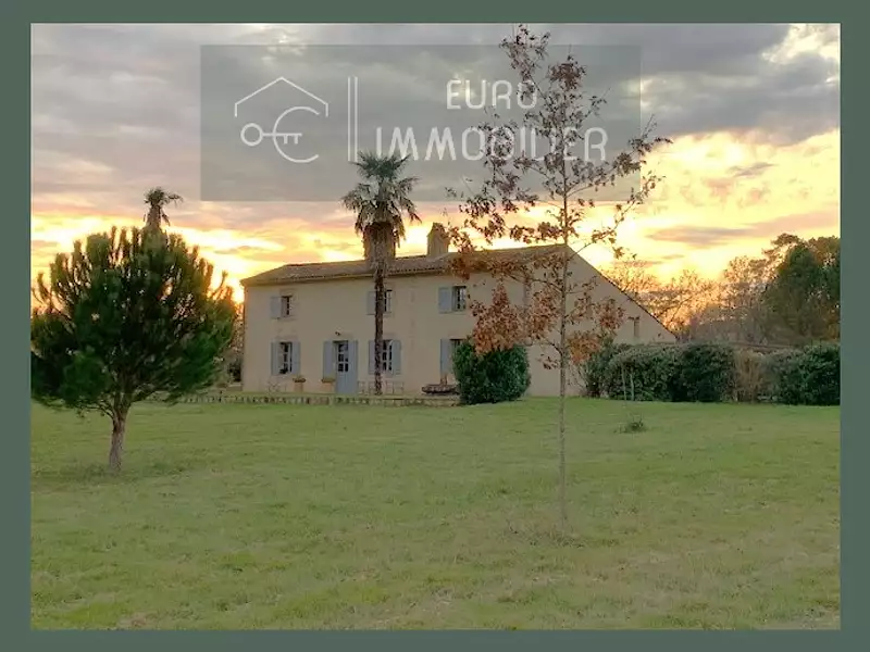 Maison, 252 m²