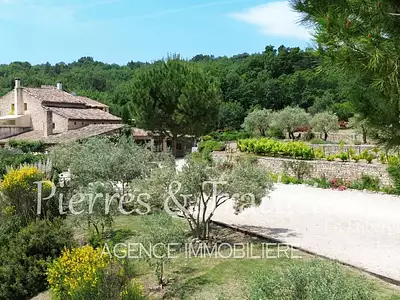 Maison, 301 m²