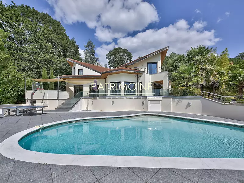 Maison, 603,58 m²