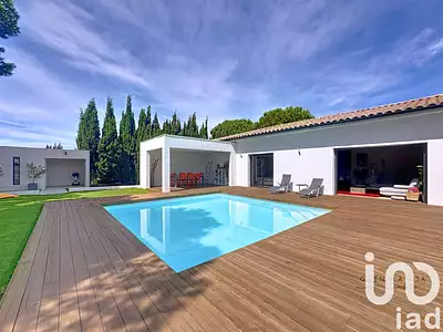 Maison, 260 m²