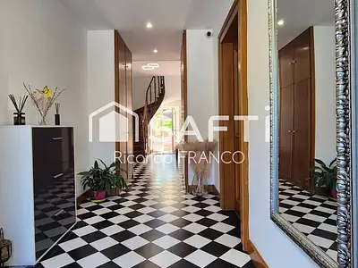 Maison, 235 m²