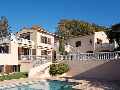 Maison, 307 m²