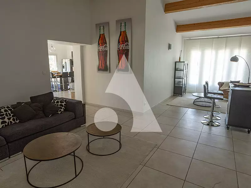 Maison, 250 m²