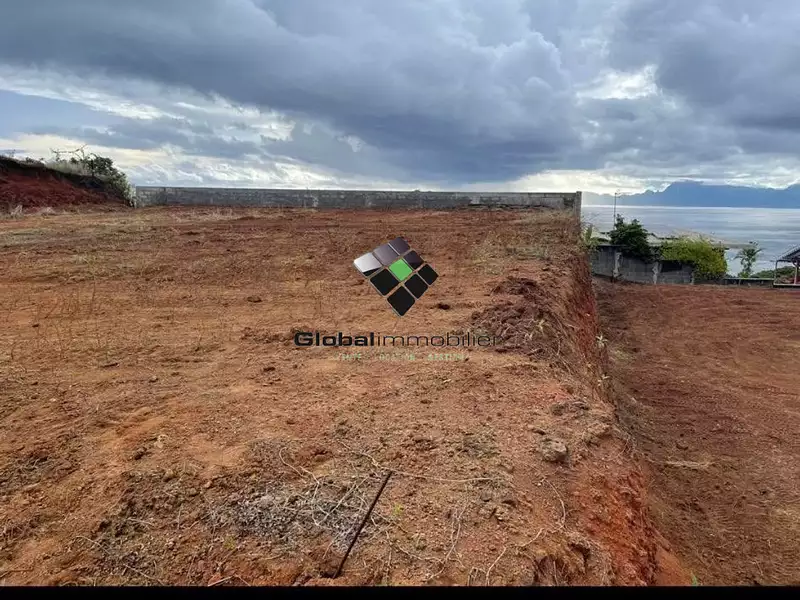 Terrain, 2 000 m²