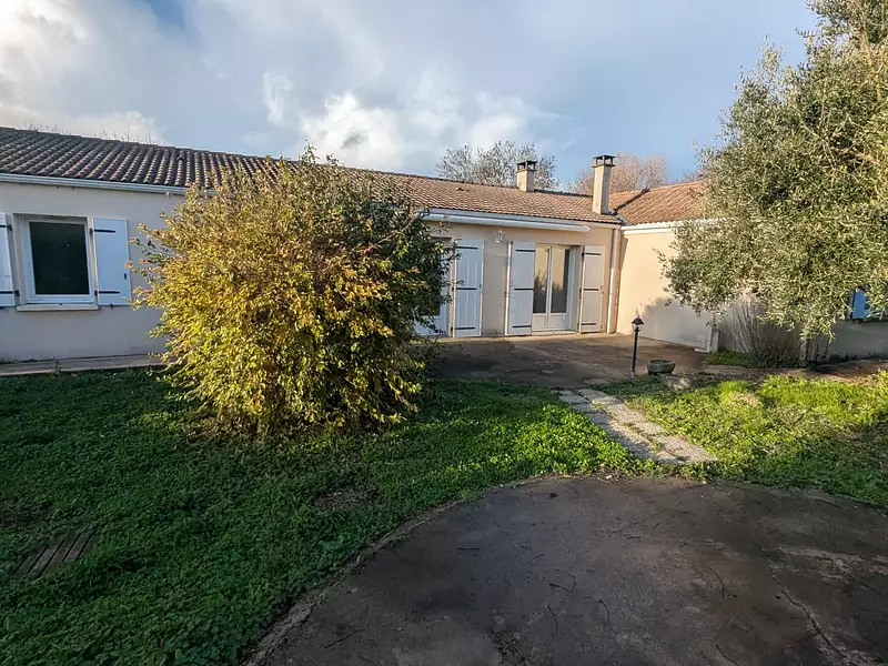 Maison, 1 395 m²