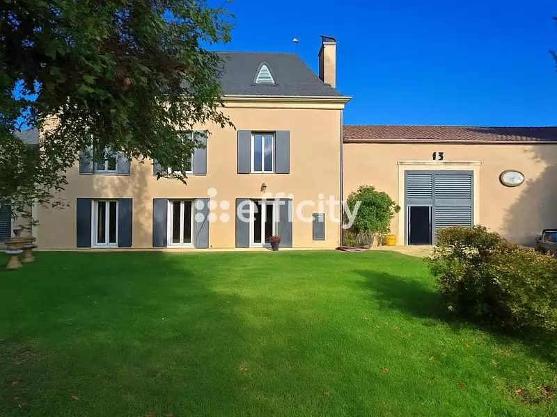 Maison, 275 m²