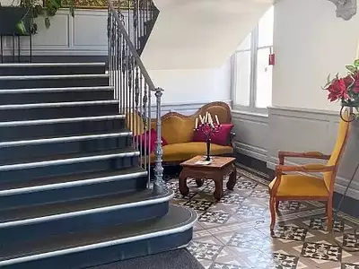 Maison, 1 225 m²