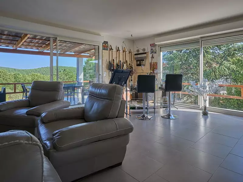 Maison, 220 m²