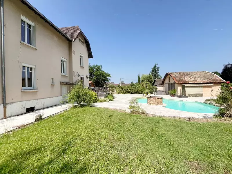 Maison, 277 m²