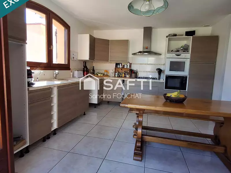 Maison, 252 m²