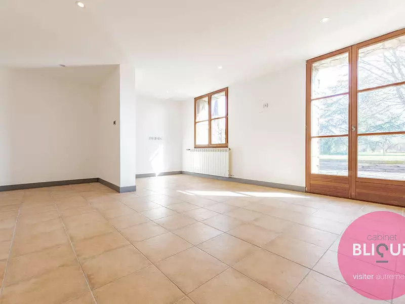 Maison, 375 m²