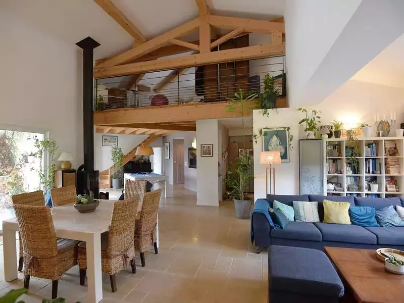 Maison, 240 m²