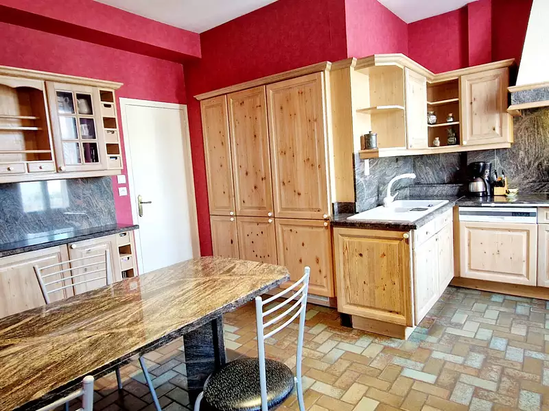 Maison, 235 m²